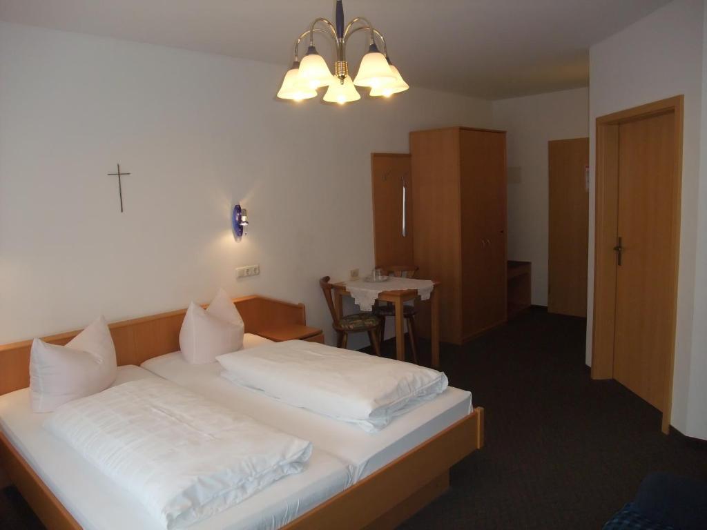 Gasthof Alte Post Obertrubach Bilik gambar