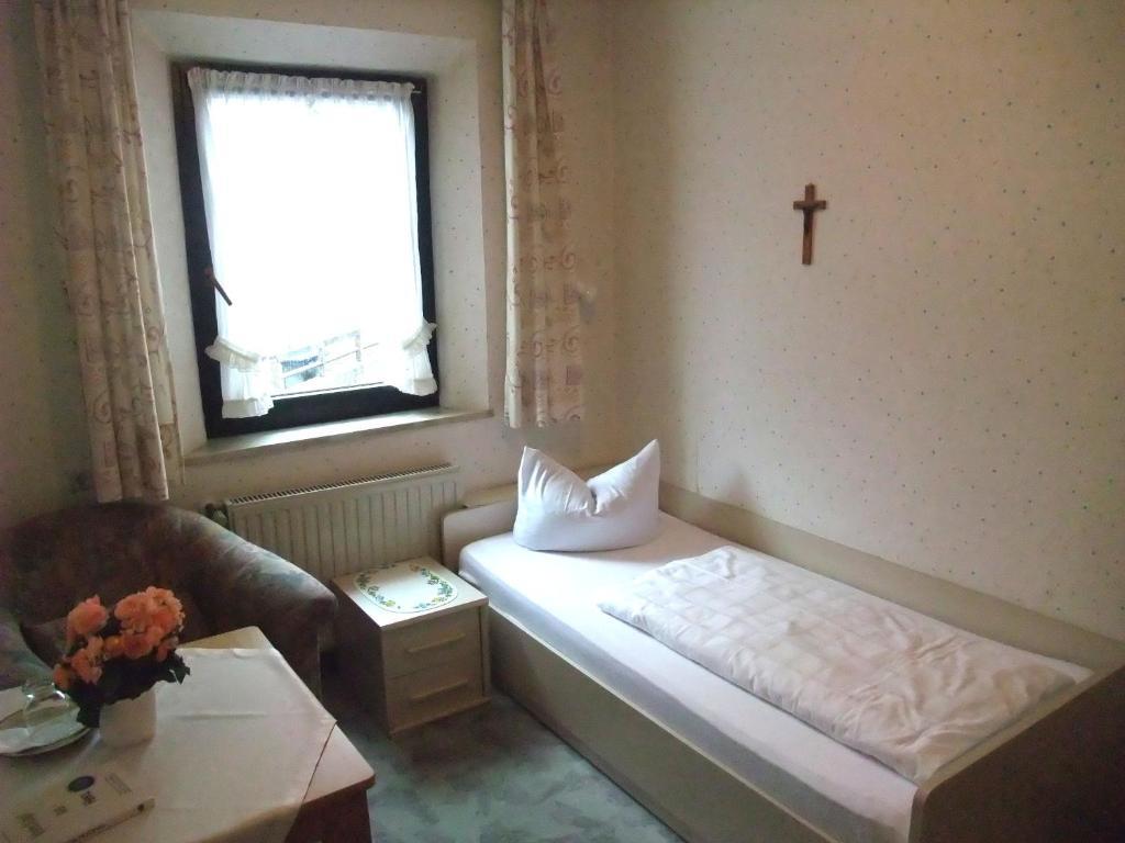 Gasthof Alte Post Obertrubach Bilik gambar