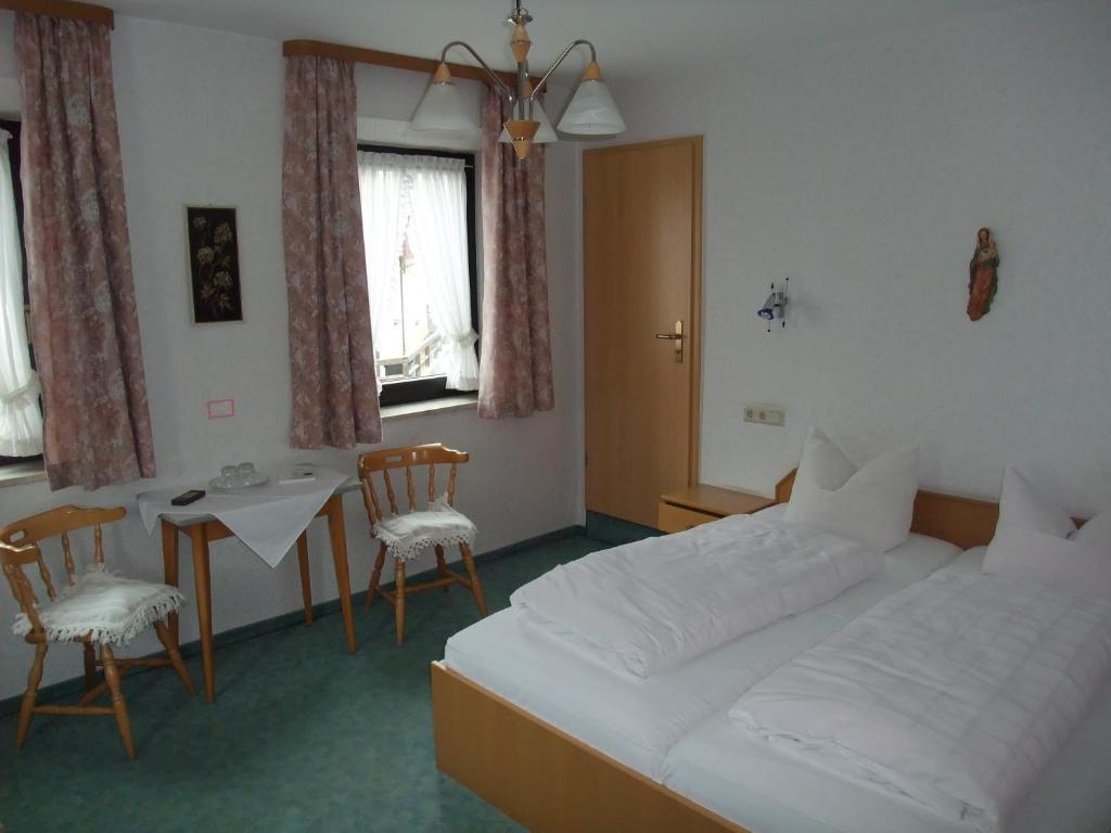 Gasthof Alte Post Obertrubach Bilik gambar